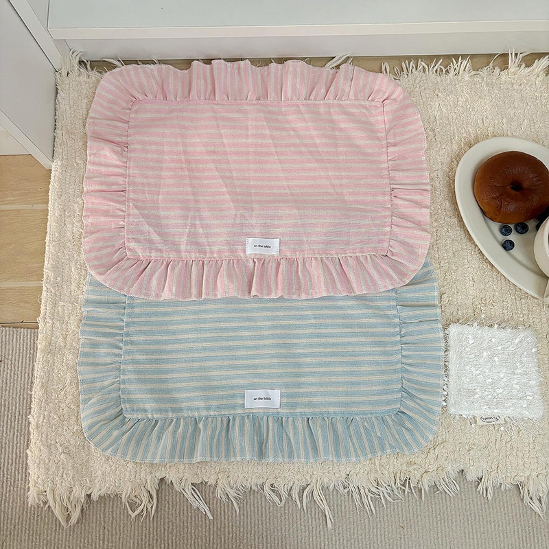 Minimalist Stripe Ruffle Place - مراجعة Photography Coffee وسعره
