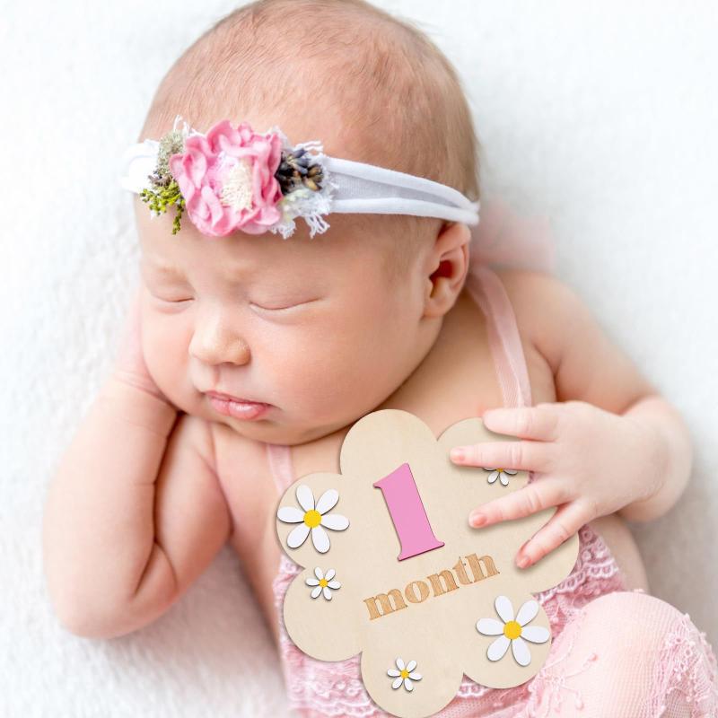 Wooden Baby Monthly Milestone  - مراجعة Photography Newborn وسعره