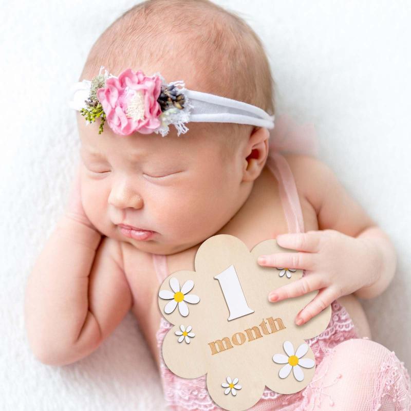 Wooden Baby Monthly Milestone  - مراجعة Photography Newborn وسعره