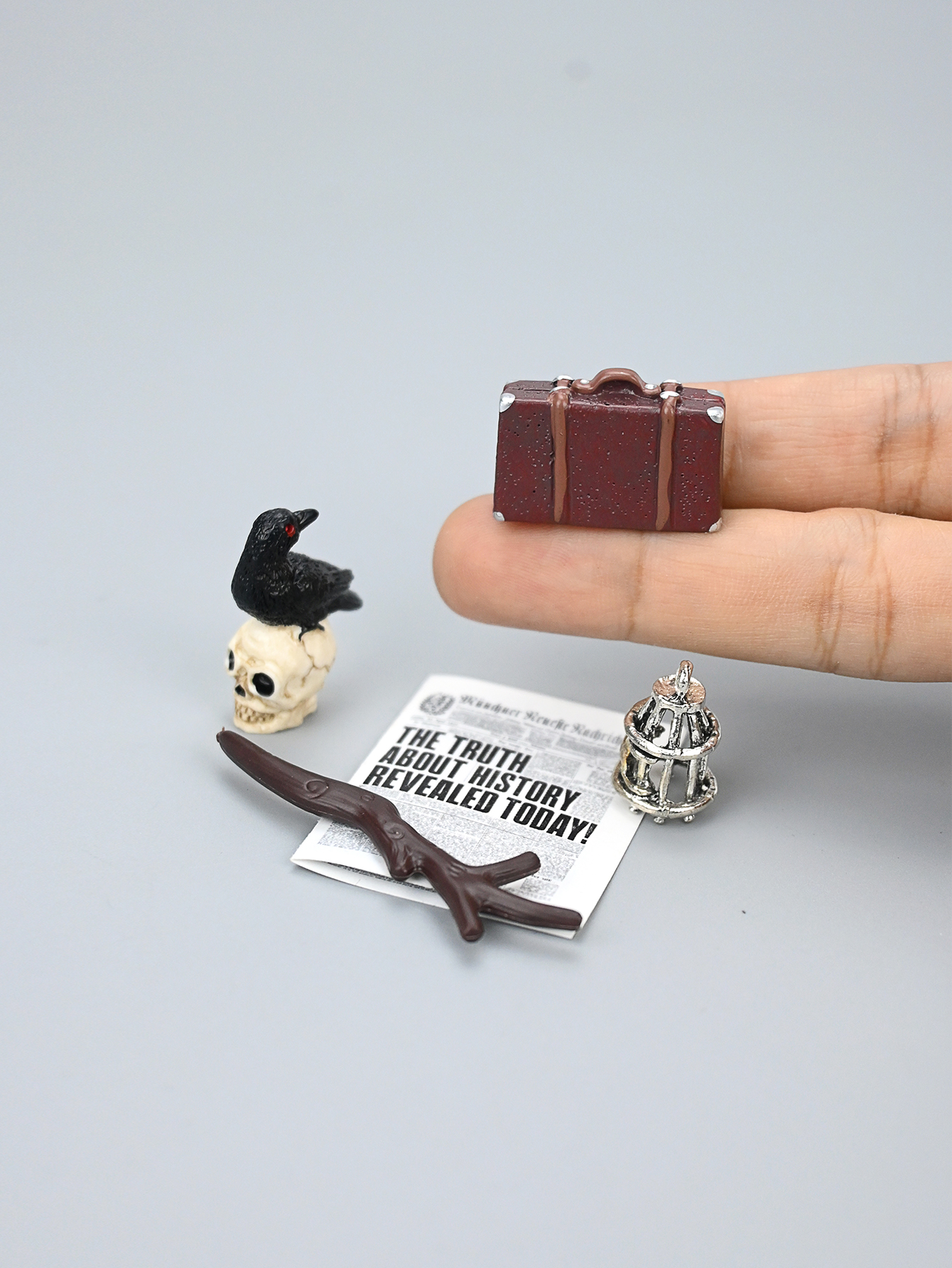 Miniature Academy Luggage Scen - مراجعة Photography Product وسعره